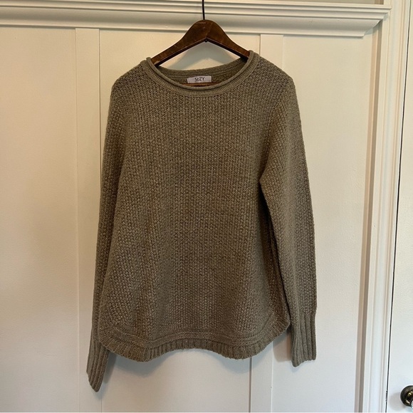 Women’s Medium Suzy Shier Green Sweater - Picture 4 of 8